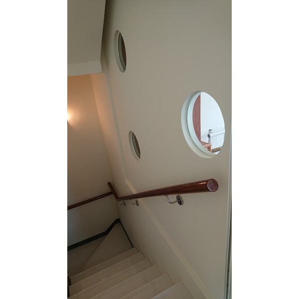 柚木崁壁式扶手