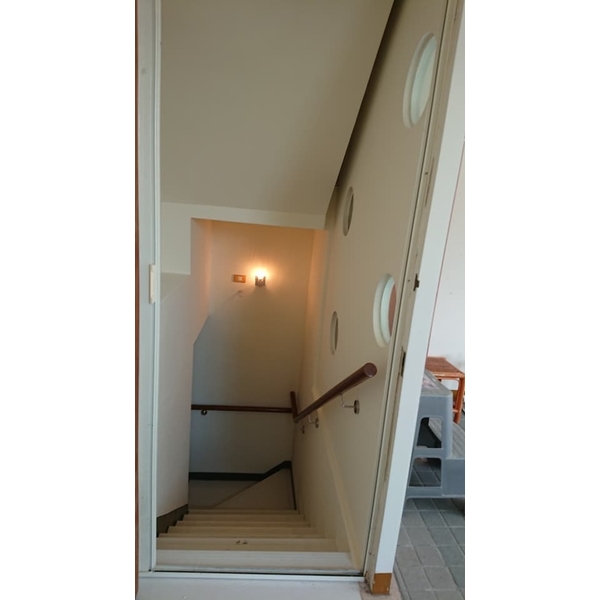 柚木崁壁式扶手