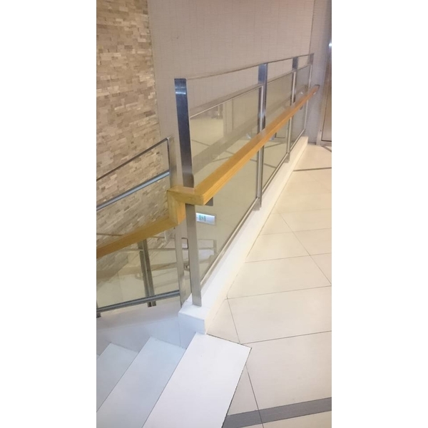 玻璃樓梯扶手 玻璃樓梯扶手-天梯實業有限公司