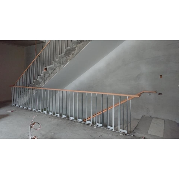 殘障樓梯扶手-天梯實業有限公司