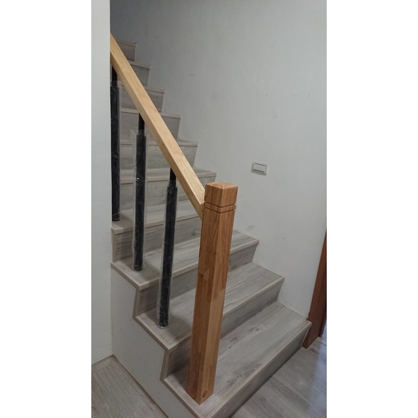 安裝木樓梯扶手-天梯實業有限公司