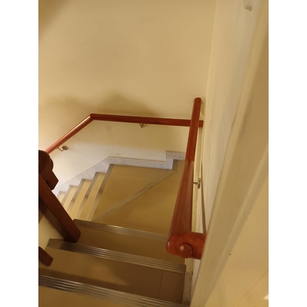 殘障崁壁扶手-天梯實業有限公司