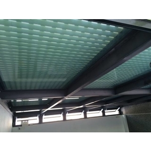 協屋頂式捲門窗