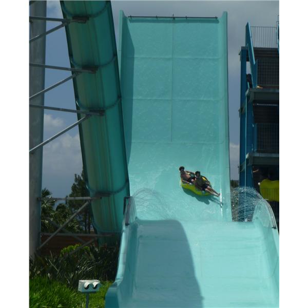 水上樂園設施-海神飛艇-巴比倫泳池有限公司