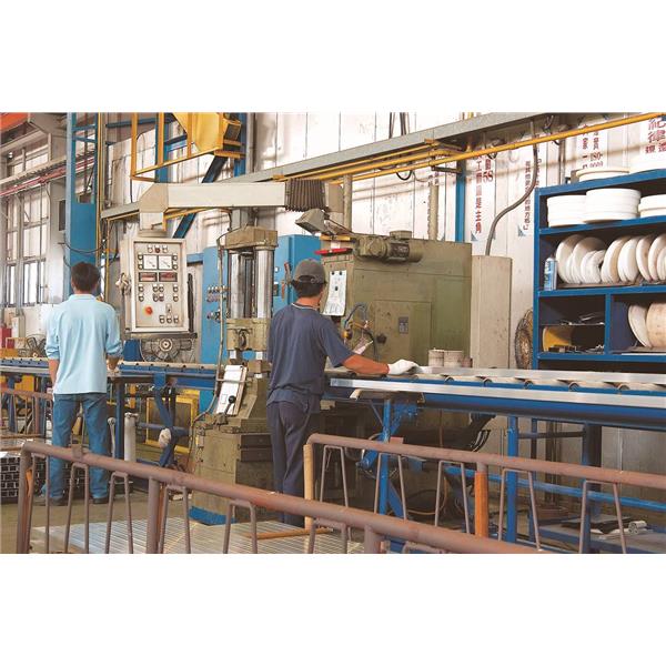 進口型材滾壓校正機 進口型材滾壓校正機,東信輕金屬股份有限公司