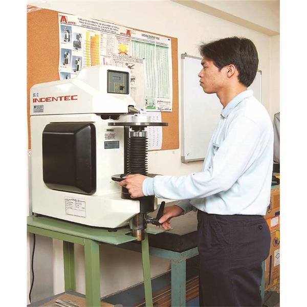 檢驗設備-硬度試驗機 檢驗設備-硬度試驗機,東信輕金屬股份有限公司