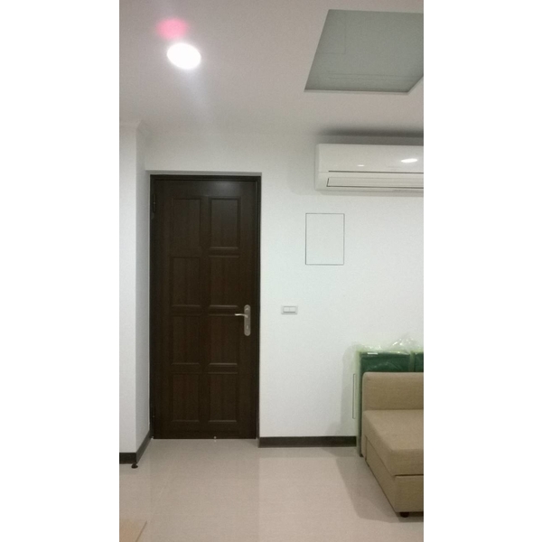 胡桃木色鋁門-名華鋁門窗有限公司